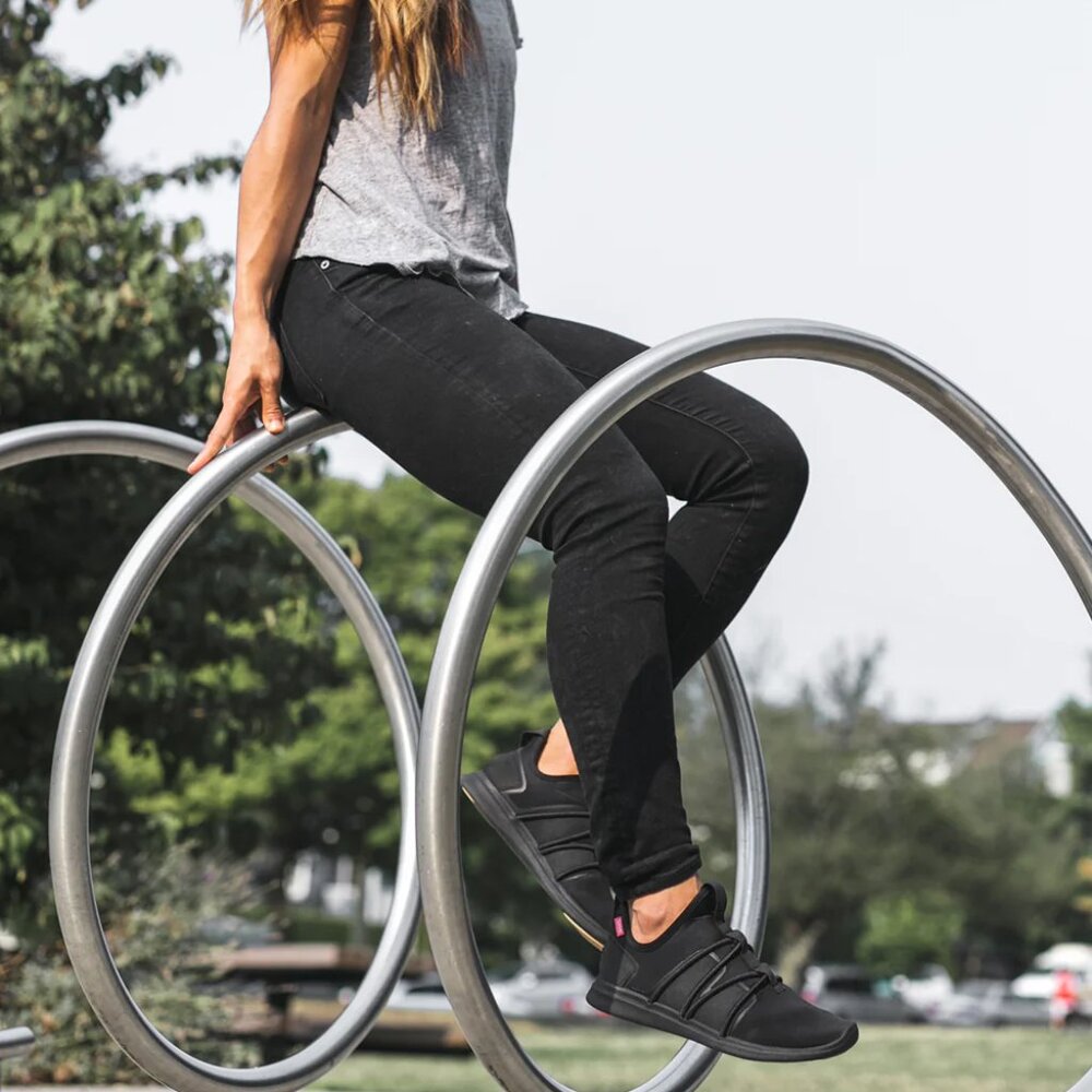 SKYE Unisex Rbutus EL Water Resistant  Sneakers